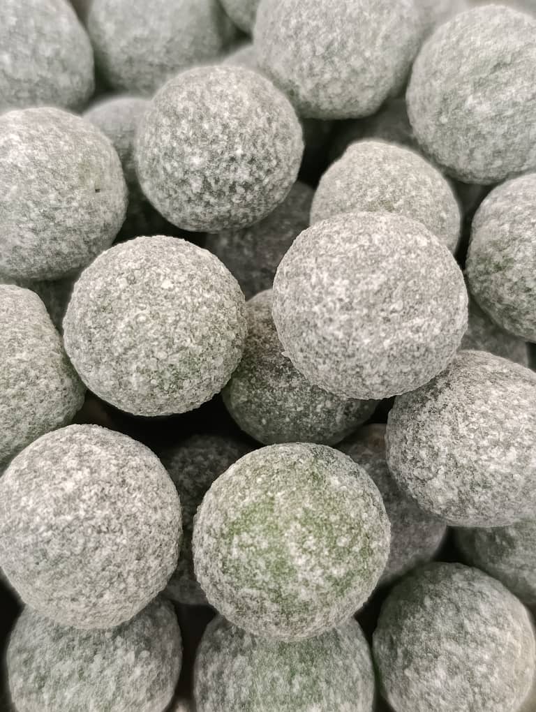 Mega sour candy pomme