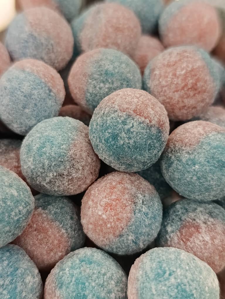 Mega sour candy bubble gum